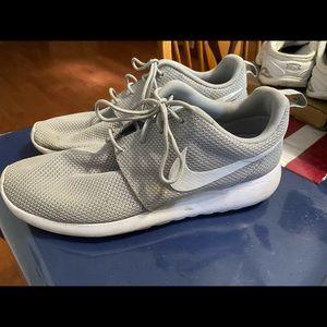 Men’s Nike sneakers